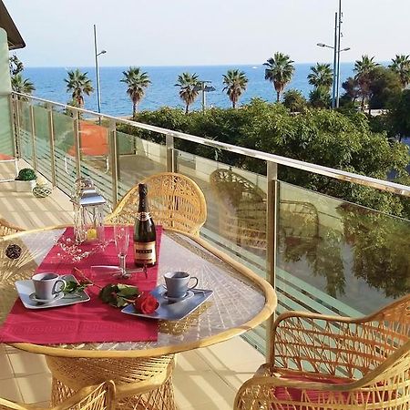 Alexandra'S Beach-Port バダロナ 部屋 写真